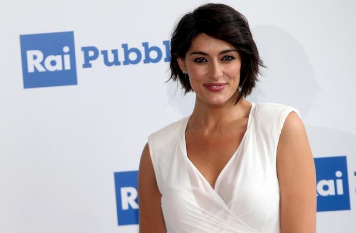 La Prova del Cuoco, Elisa Isoardi in cucina col cane. Critiche dai fan: "Non è igenico"