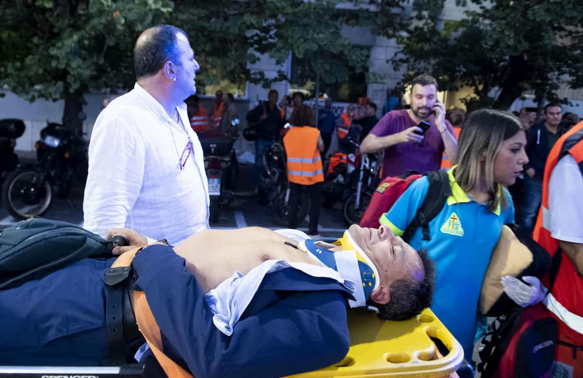 Roma, la polizia forza manifestazione: ferito Stefano Fassina