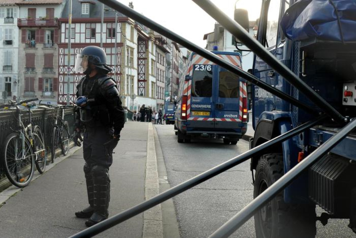 Francia spara moschea Bayonne