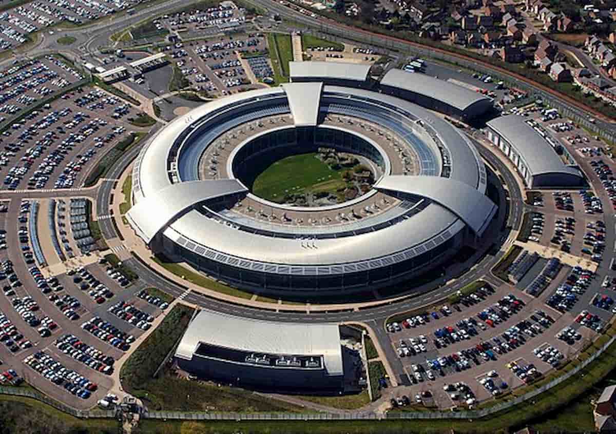 GCHQ (intelligence Gb) assumerà degli analisti dislessici: "Sanno semplificare i procedimenti complicati"