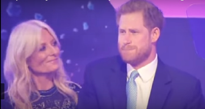 Il principe Harry si commuove