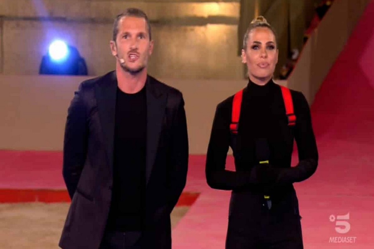 Ilary Blasi in versione Eva Kant