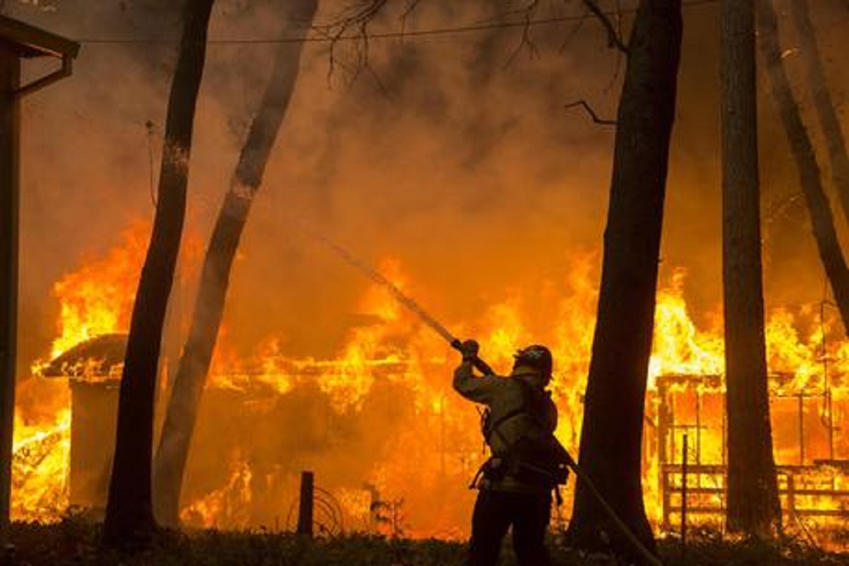 Incendio in California: sfollate oltre 50mila persone vicino San Francisco