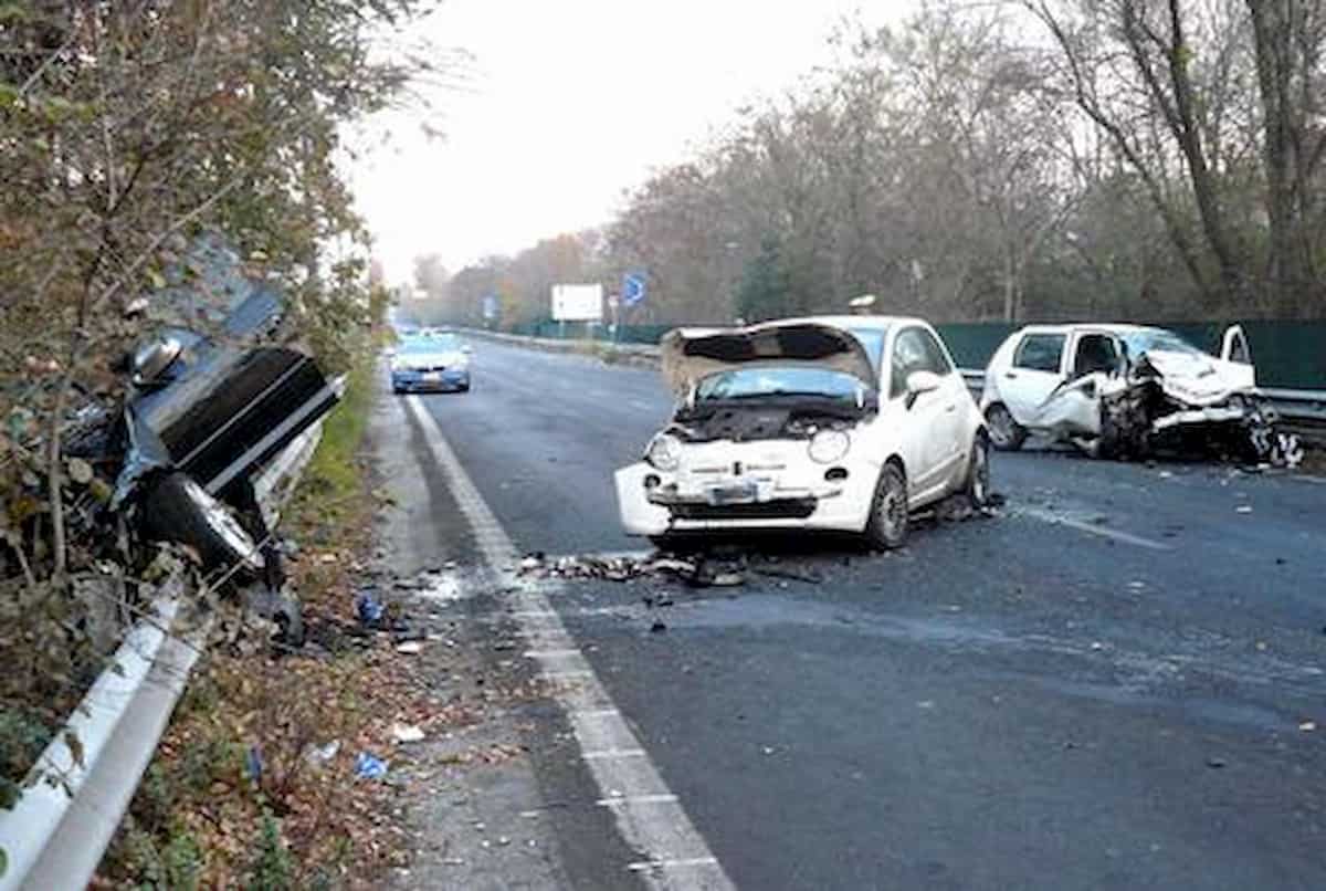 Roma, strage sulle strade: 143 vittime nel 2018, il triplo rispetto a Milano