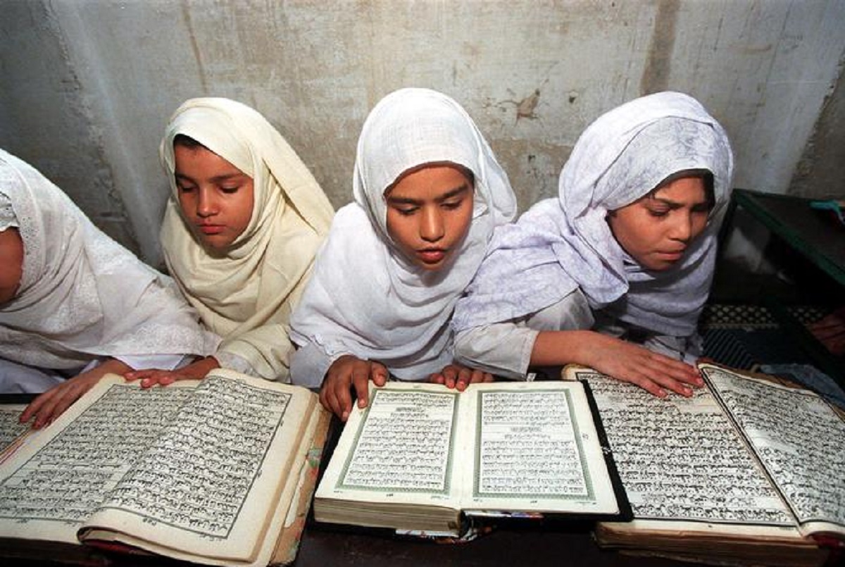 A lezione di Corano, foto Ansa