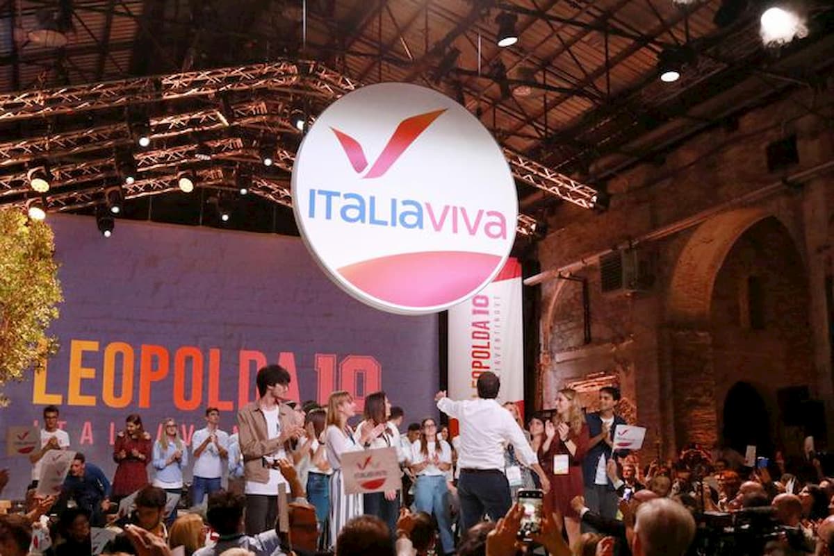 Renzi ha presentato il simbolo di Italia Viva alla Leopolda