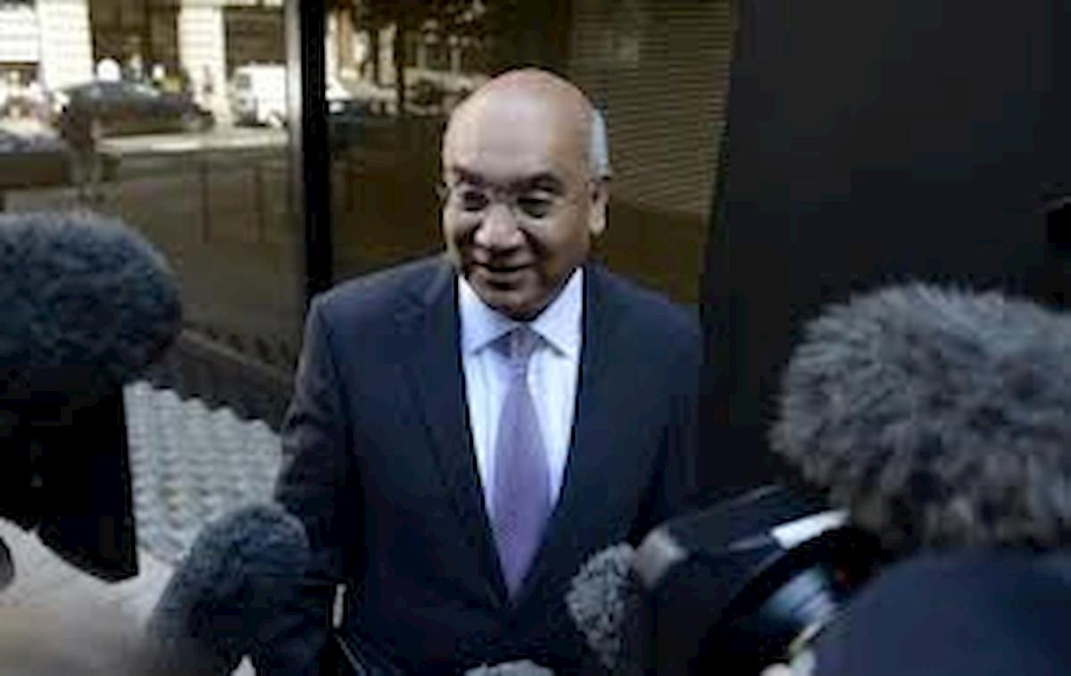 Keith Vaz, deputato laburista e il festino gay coi gigolò. Alla Commissione dice: "Erano arredatori"