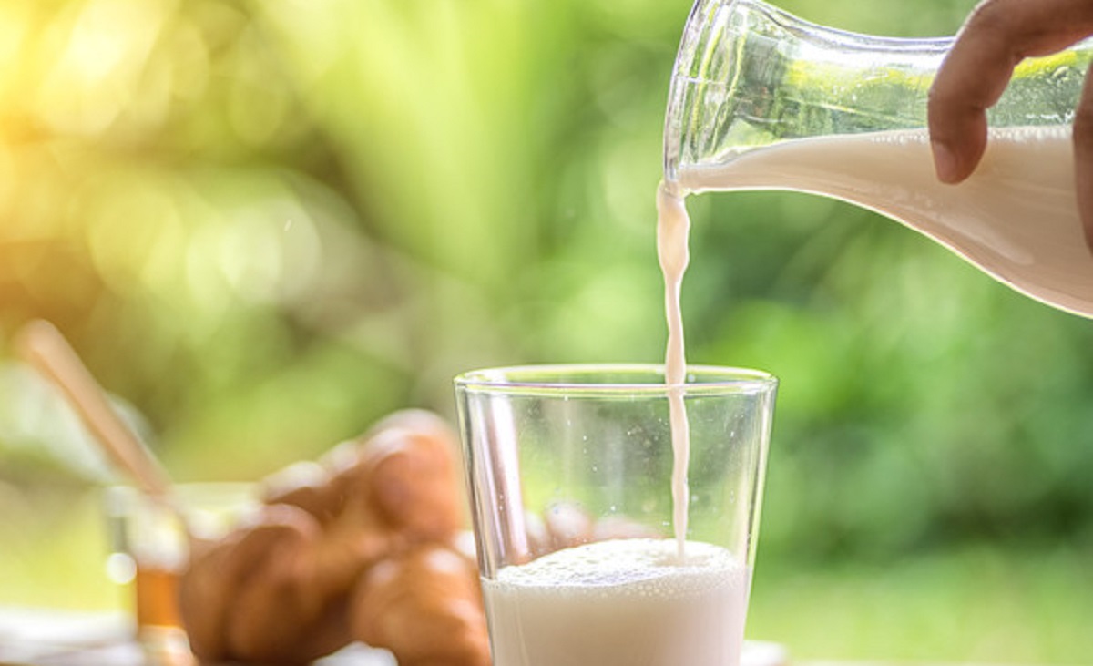 Lidl richiama lotti di latte parzialmente scremato: rischio microbiologico