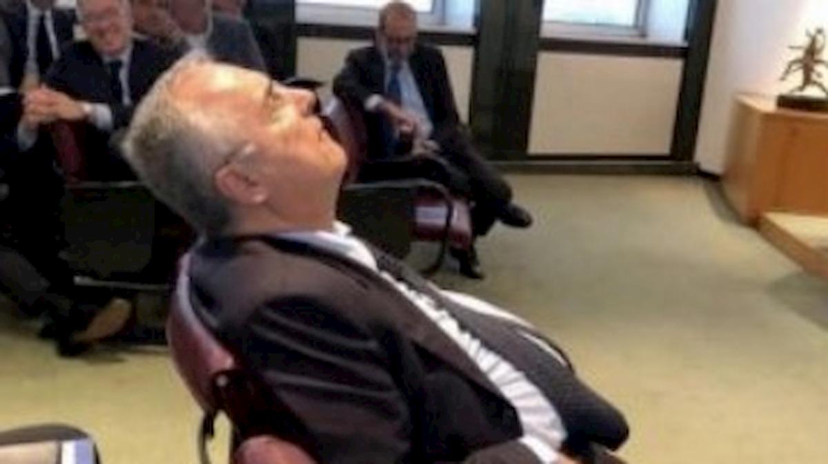 Lazio Lotito dorme foto