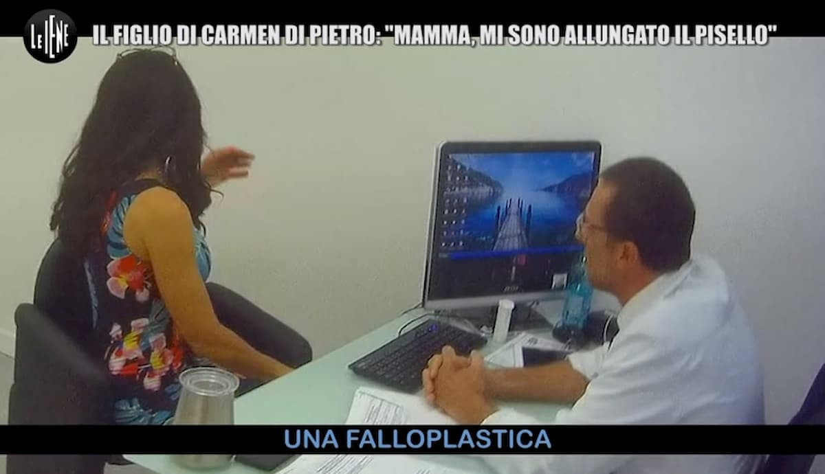 Le Iene, scherzo a Carmen Di Pietro: il figlio e la falloplastica