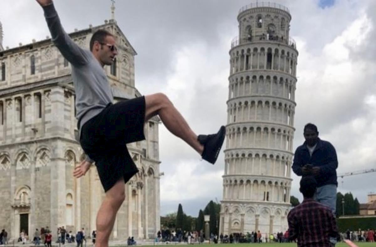 Livorno Pisa Filip Raičević butta giù torre foto Instagram