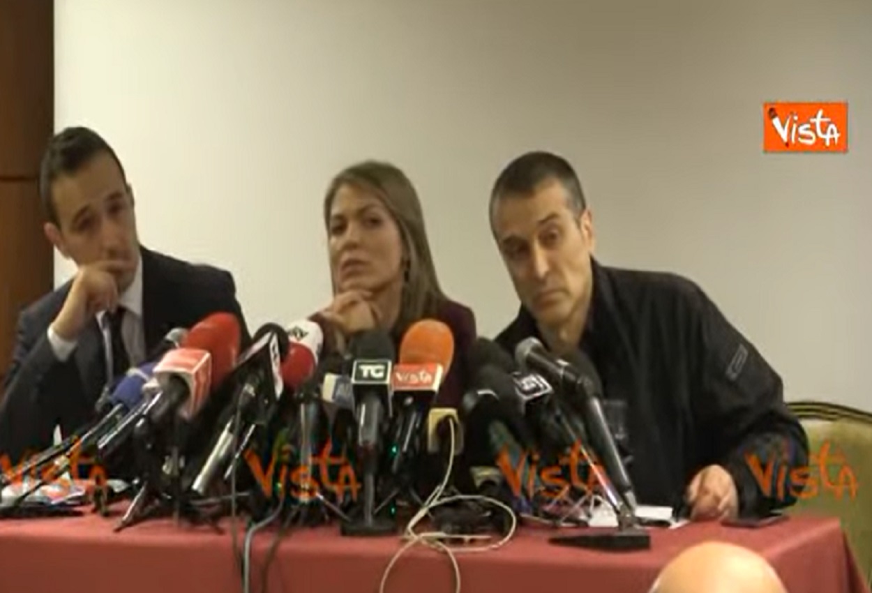 La conferenza stampa del padre di Luca Sacchi