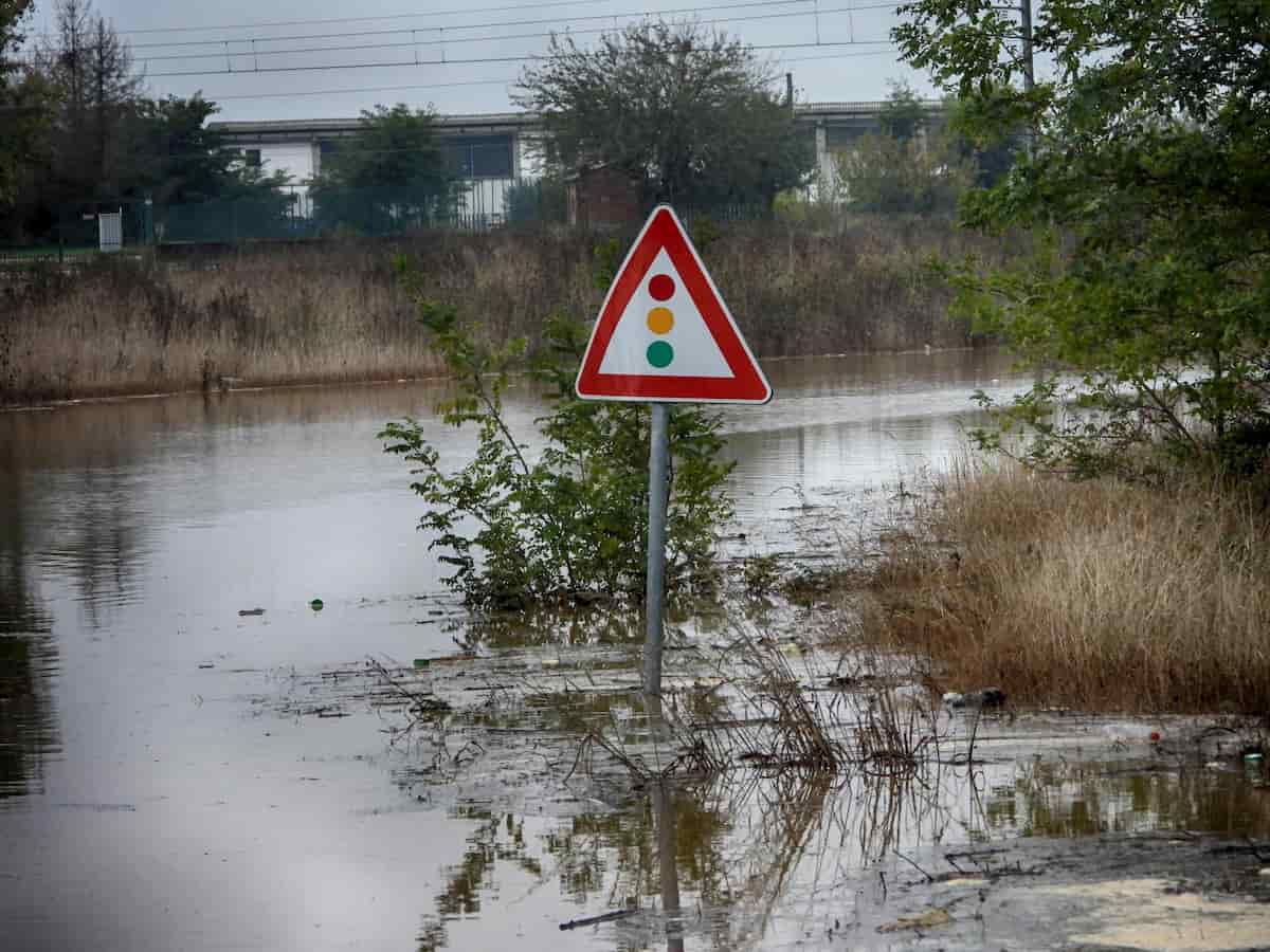 Maltempo, bloccate linee ferroviarie verso Genova. Esondati fiumi in provincia di Alessandria