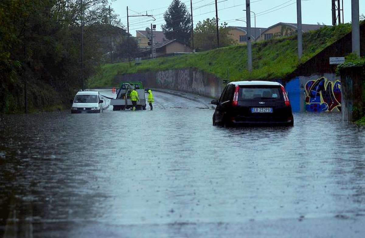 Maltempo Piemonte: un tassista morto e due anziani dispersi, centinaia di sfollati