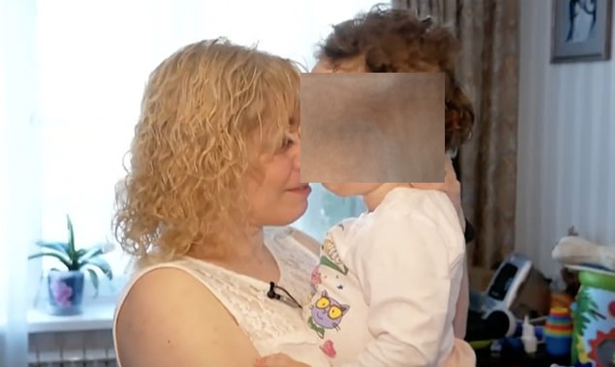 Mamma figlia disabile Russia banca seme