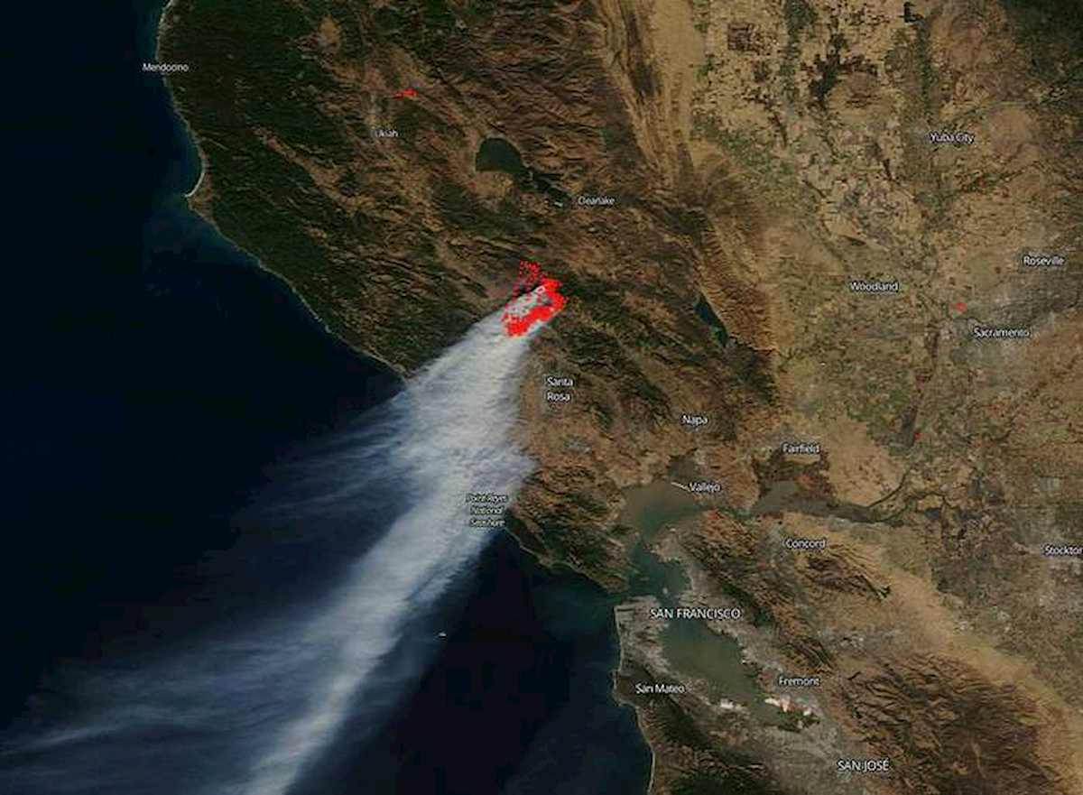incendi in california visti dal satellite nasa