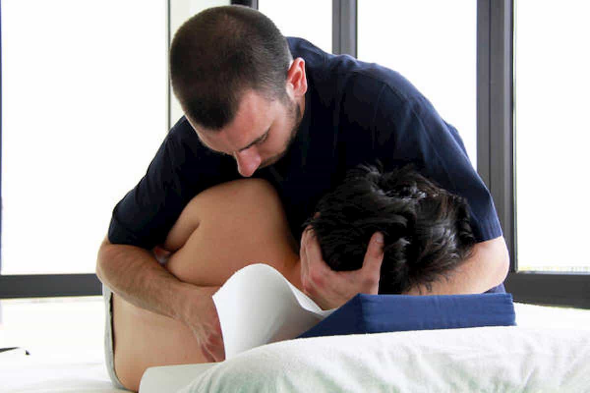Osteopata o fisioterapista, a chi rivolgersi se hai un disturbo fisico?
