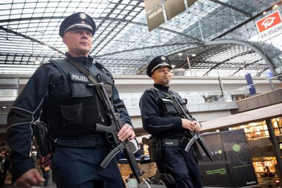 La polizia tedesca, foto Ansa