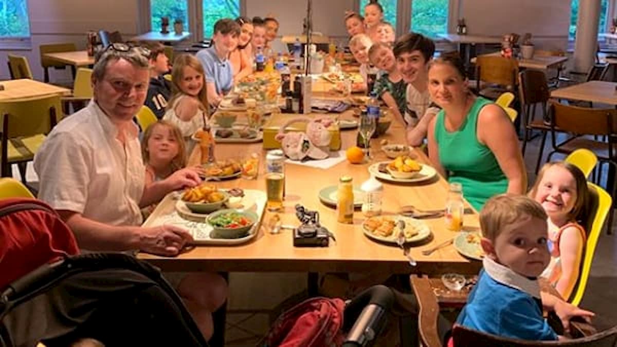 Mamma di 44 anni incinta per la ventiduesima volta. Un anno fa aveva detto: "Basta figli"