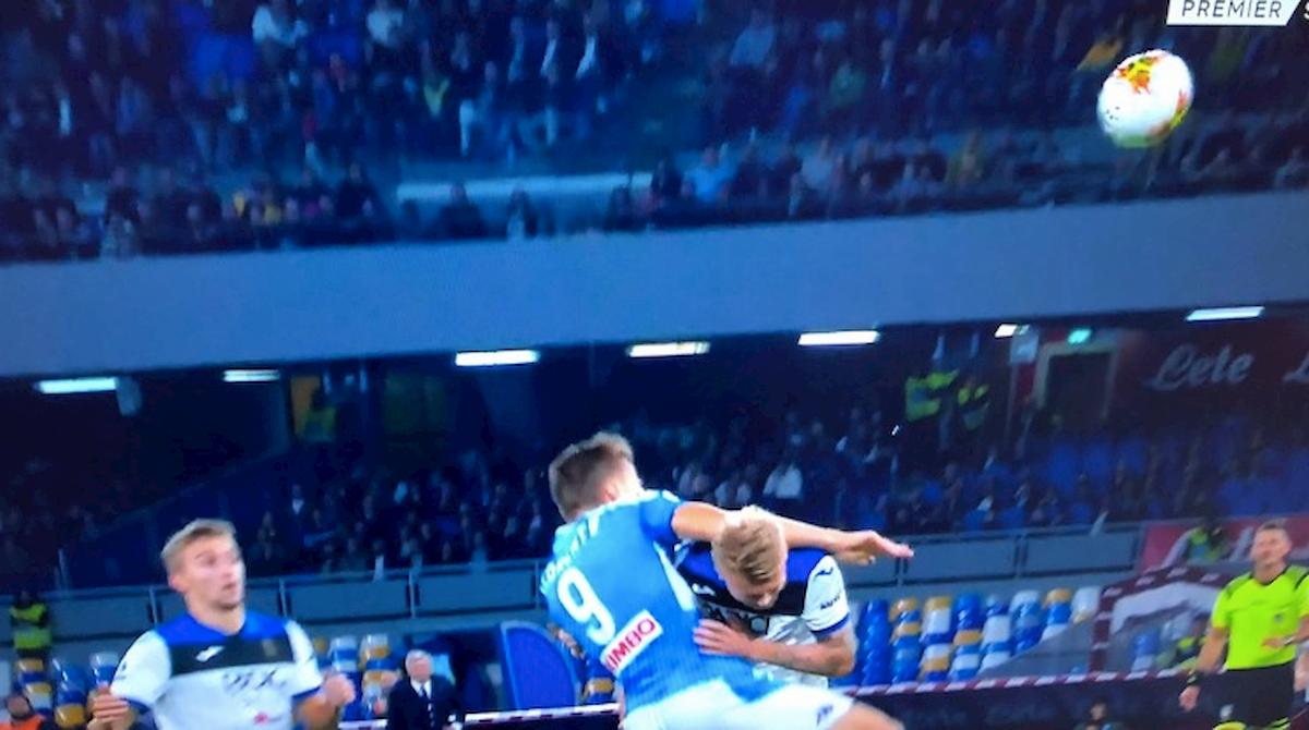 Rigore Napoli Atalanta Llorente Kjaer Ancelotti espulso proteste