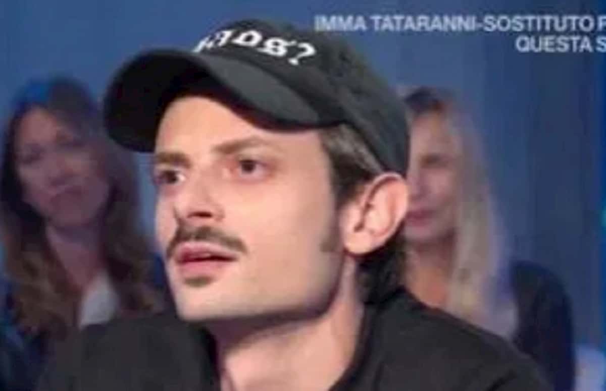 Fabio Rovazzi a Mara Venier a Domenica In: "Stavo dormendo...". Poi si commuove parlando del padre