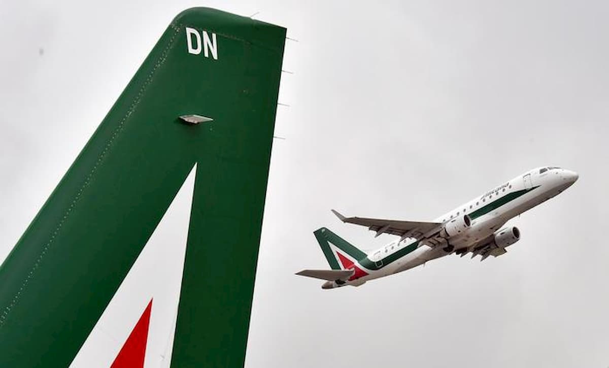 Sciopero Alitalia 8-9-10 ottobre, i voli cancellati: elenco completo