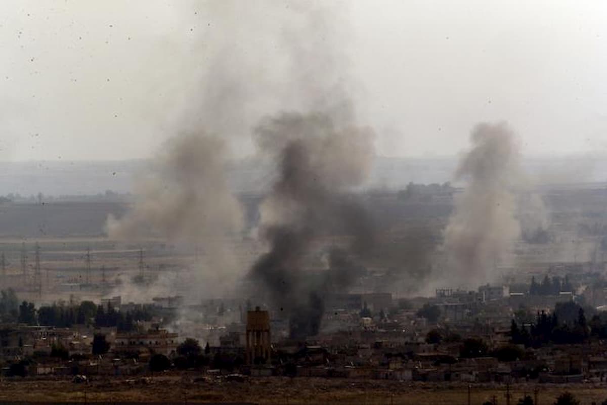 Siria, la denuncia dei curdi: "La Turchia usa bombe al fosforo e napalm"