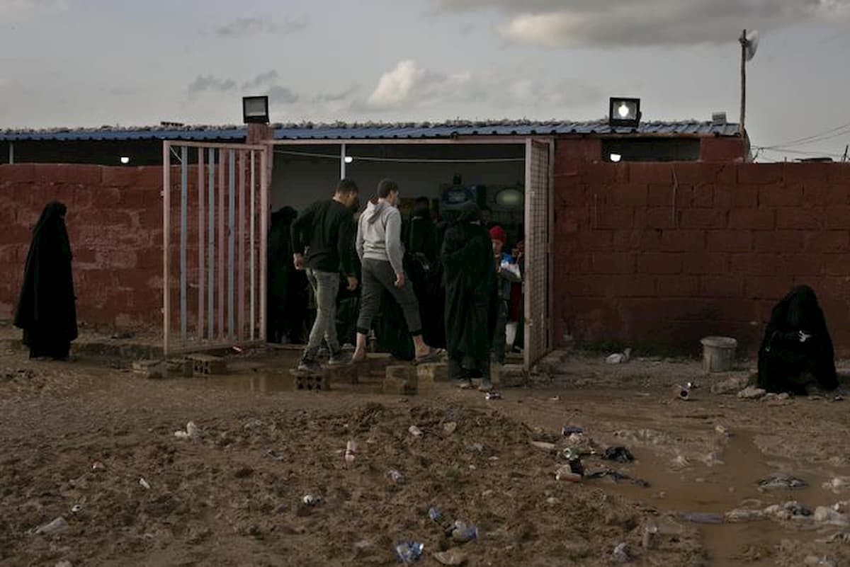 Siria, Daily Mail: "Accordo tra curdi e Russia per lasciare gli Usa già nel 2018"