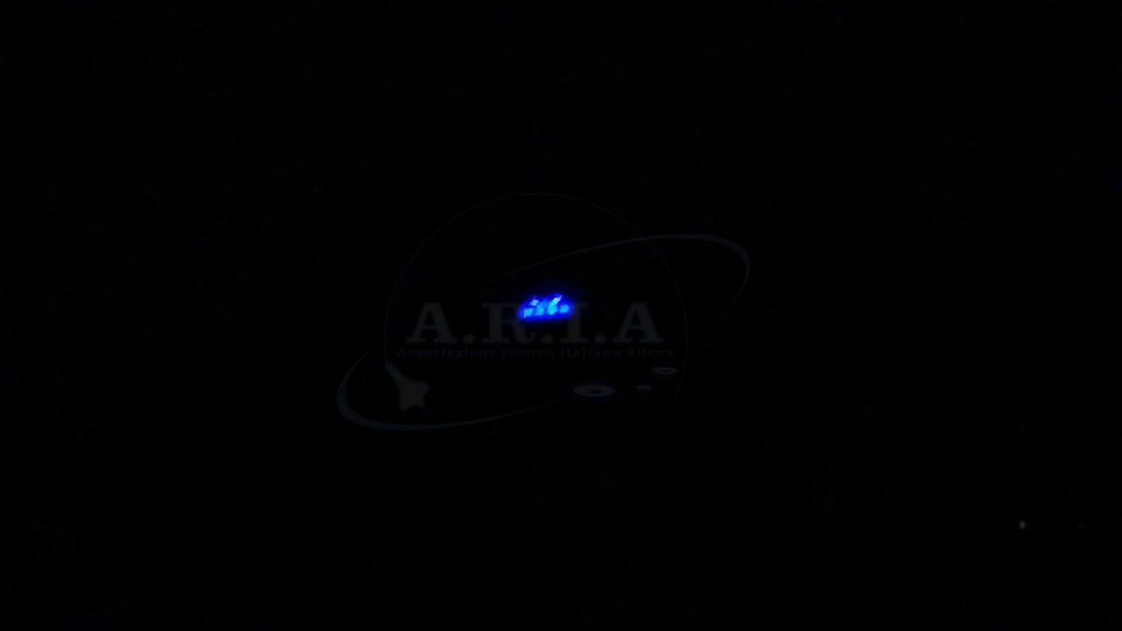 UFO nei cieli di Sondrio, misterioso oggetto luminoso VIDEO