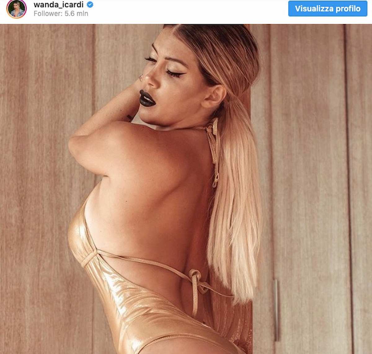 Wanda Nara foto lato b Instagram ultima in costume estate
