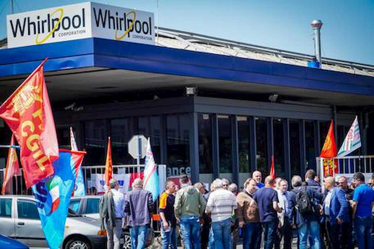 Lavoratori della Whirlpool (Ansa)
