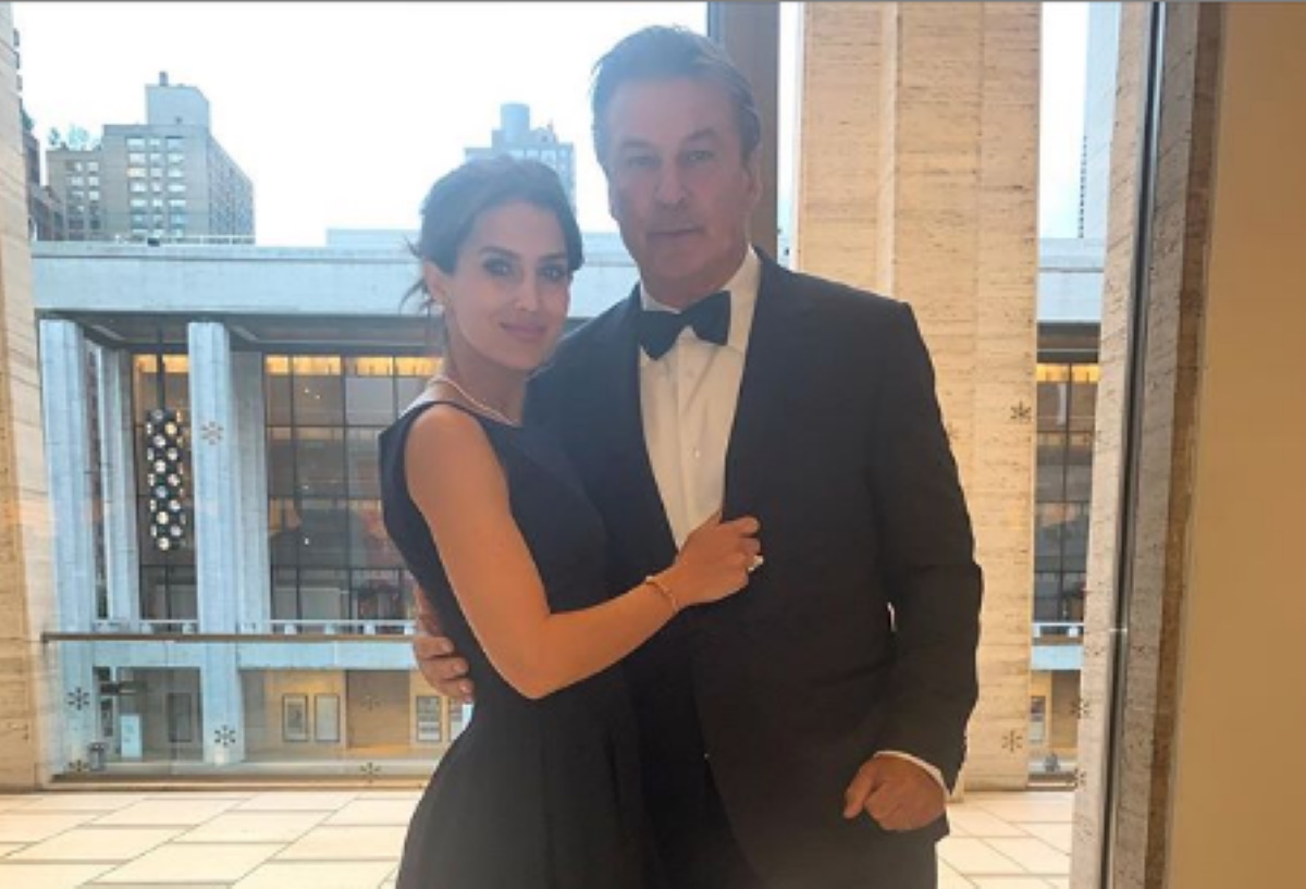 Alec Baldwin e la moglie Hilaria Thomas hanno perso la bimba: aborto spontaneo