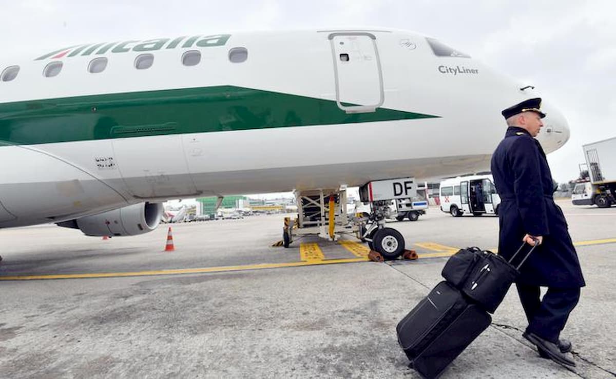 Alitalia, nessuno la vuole. Fs dopo Atlantia: ora non ci sono le condizioni