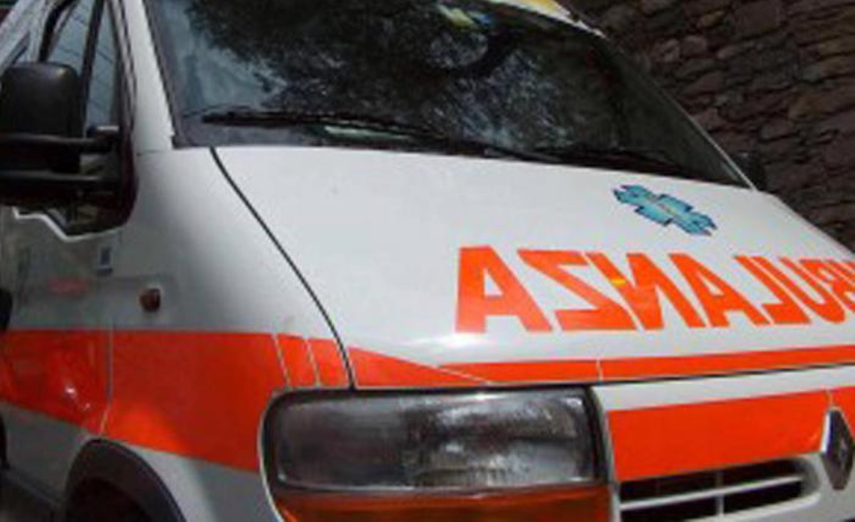 Falconara marittima, autocisterna esplode: ferito un operaio