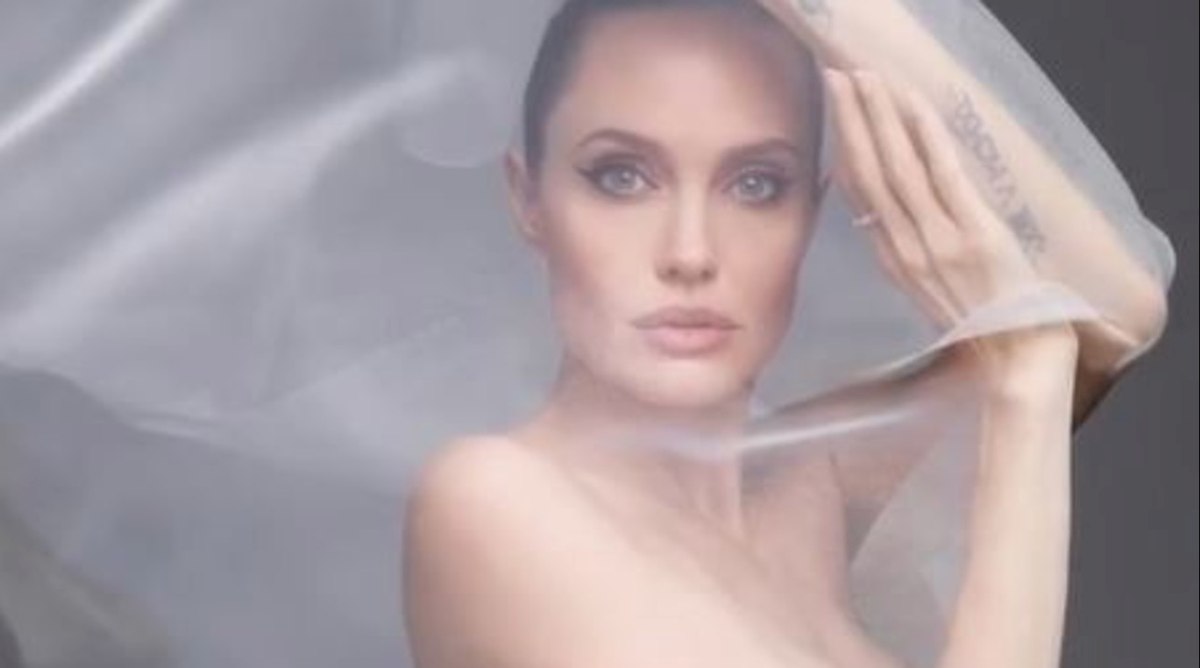 Angelina Jolie vuole vivere all'estero ma Brad Pitt non lo consente: "Devo stare dove il padre dei miei figli sceglie"