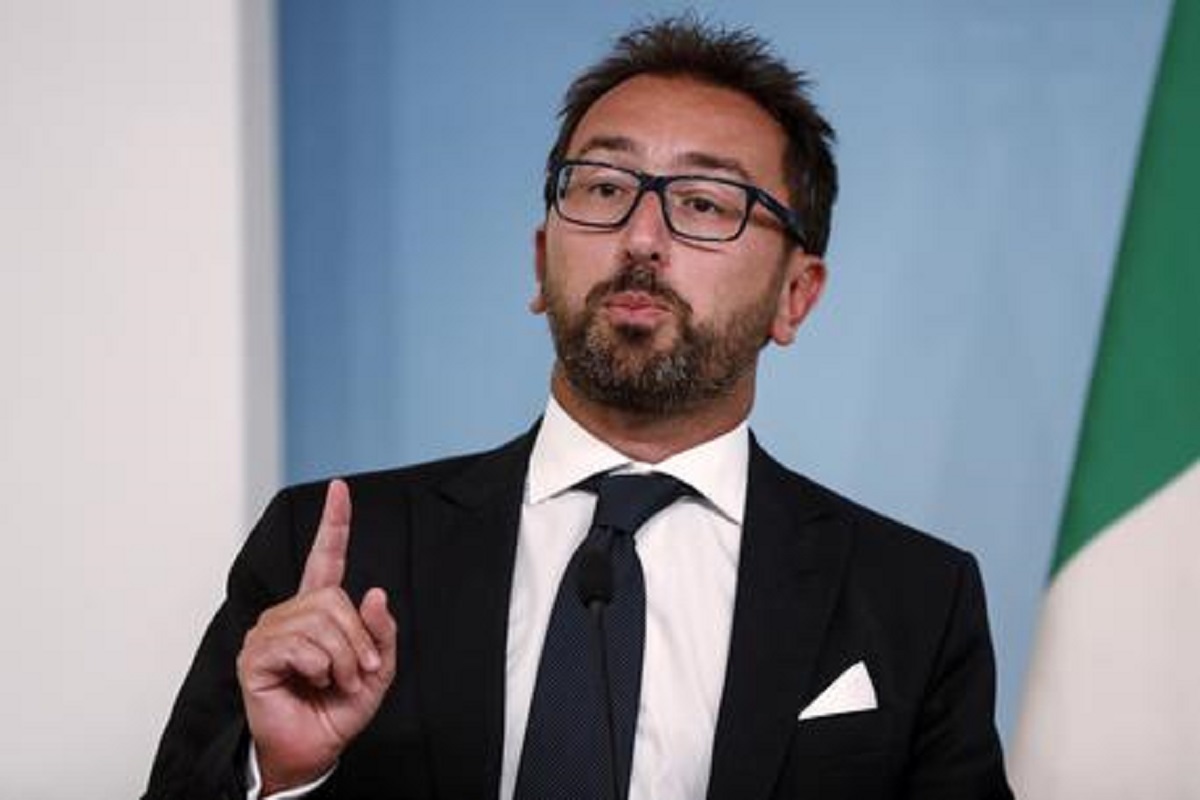 Prescrizione, gara fra Bonafede, M5S e il Pd su chi le spara più grosse