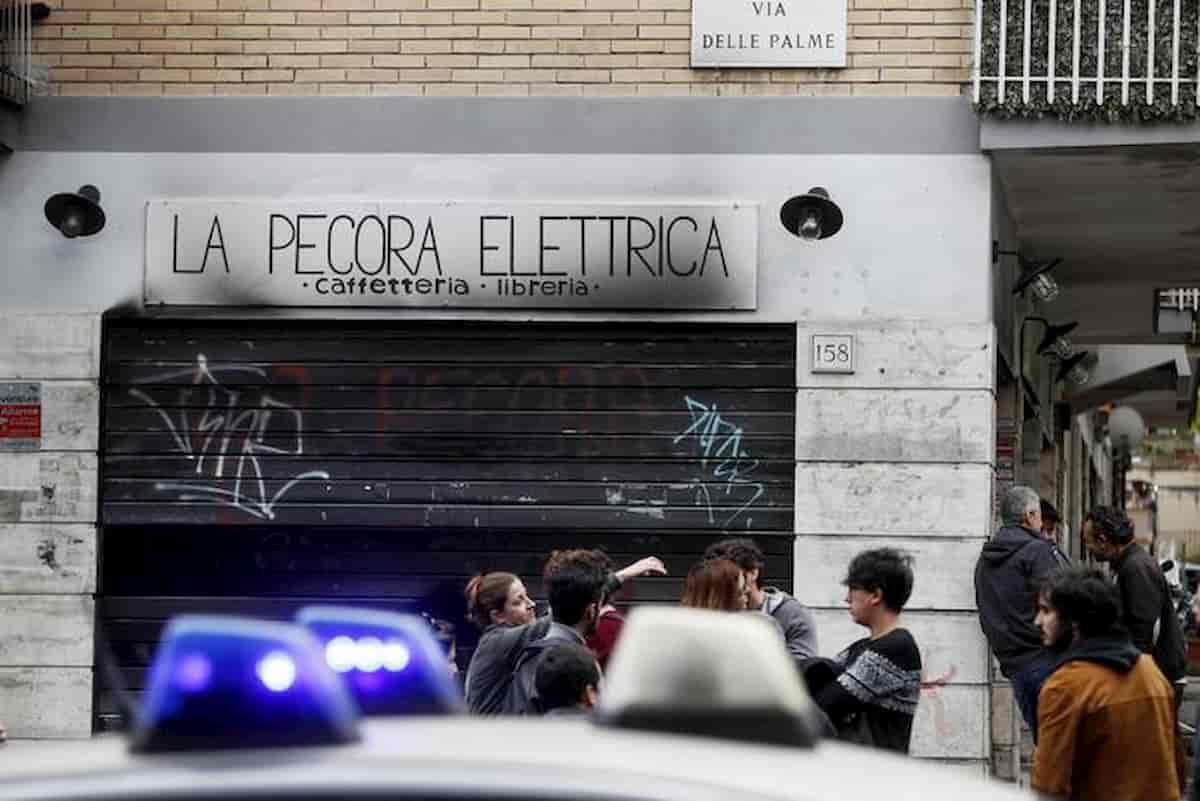 Centocelle, Roma: Baraka Bistrot in fiamme, 2 giorni dopo La Pecora Elettrica. 4 locali andati a fuoco in pochi mesi...