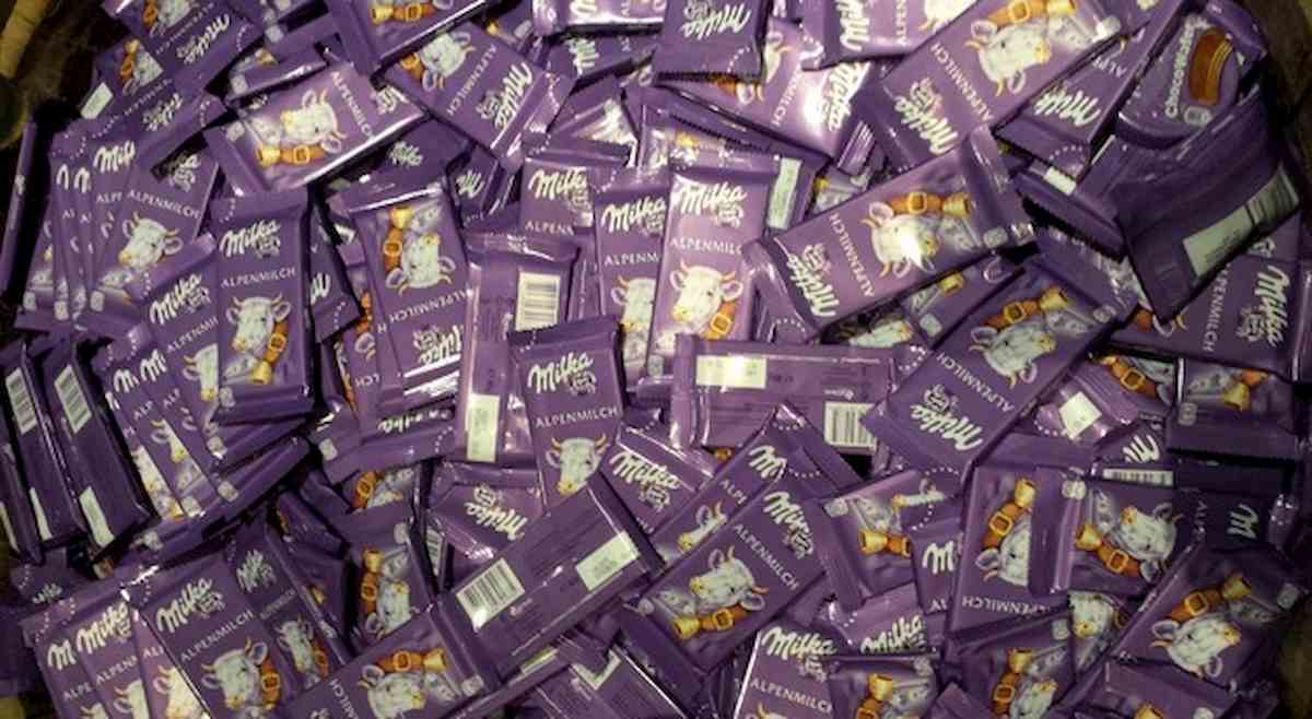 Austria, rubate 20 tonnellate di cioccolato Milka: ladro e bottino da 50 mila euro spariti nel nulla