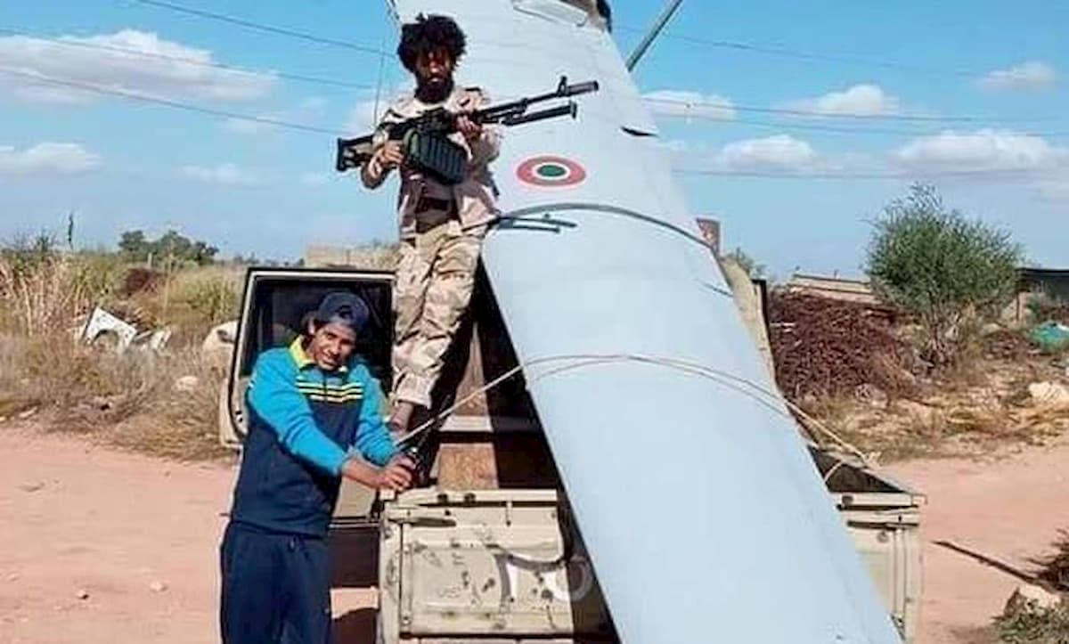 Drone militare italiano precipita in Libia. Haftar: "Abbattuto. Era in missione ostile"