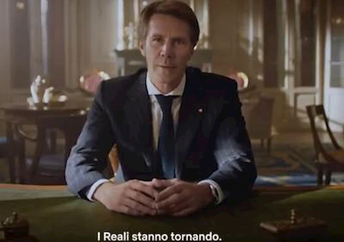 Emanuele Filiberto, video annuncio social: "I Reali stanno tornando". Ma parla di The Crown