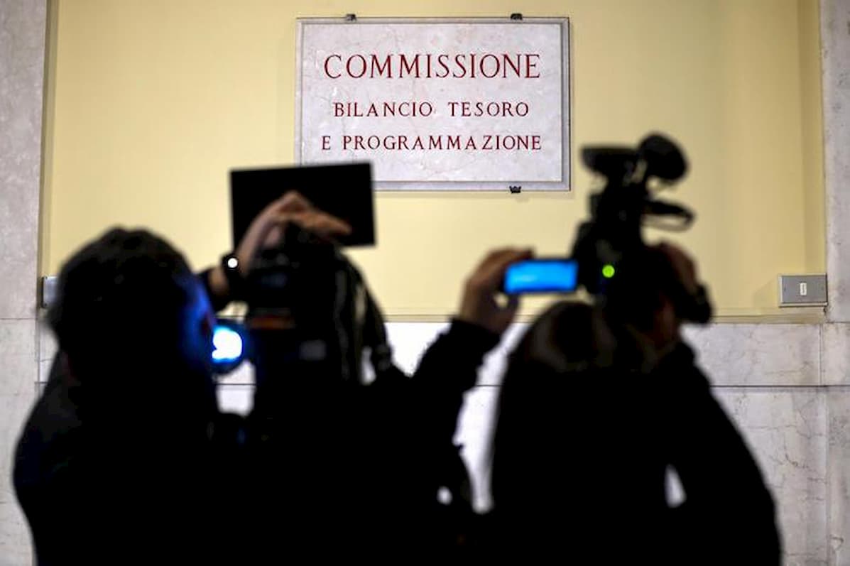 Auto aziendali, plastic tax, reddito di cittadinanza, Imu Chiesa: la manovra in Parlamento