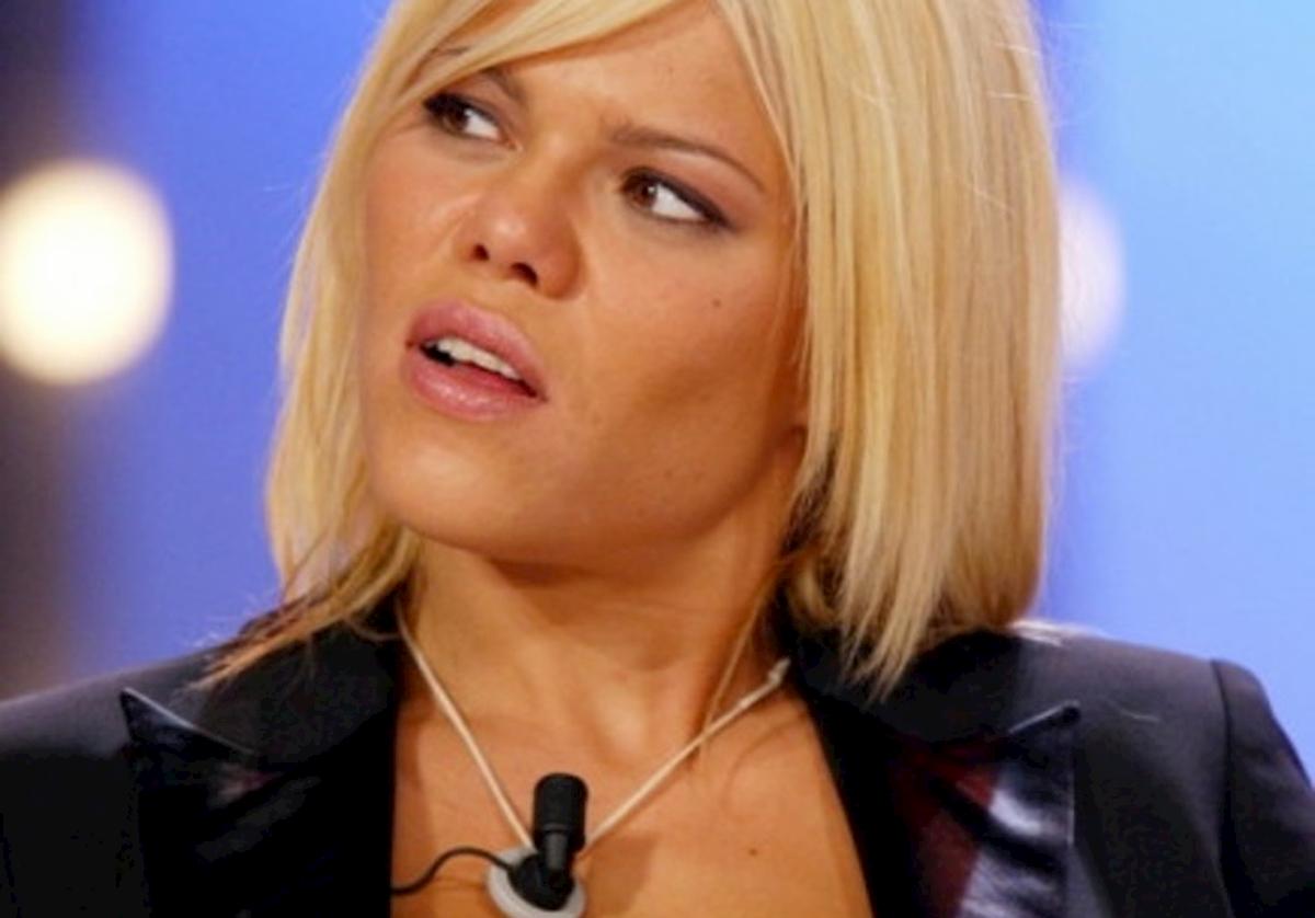 Domenica Live, Floriana Secondi: "Ho avuto una storia con Teo Mammucari"