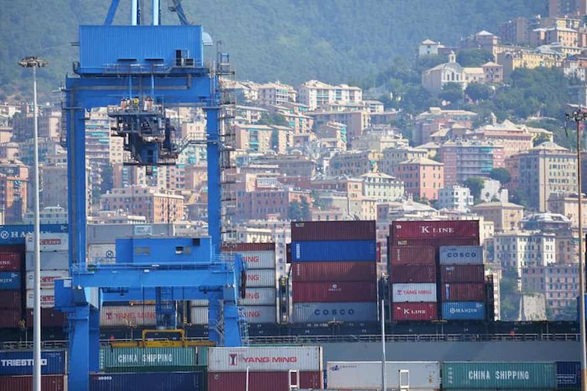 Genova isolata: il porto così può resistere una settimana al massimo