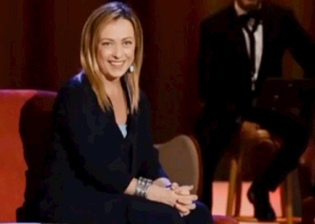 giorgia meloni costanzo show