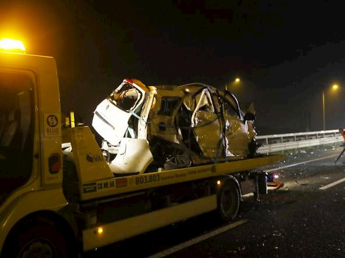 Incidente sulla Brebemi, auto contro il guardrail e si ribalta: morto un bimbo di 4 anni
