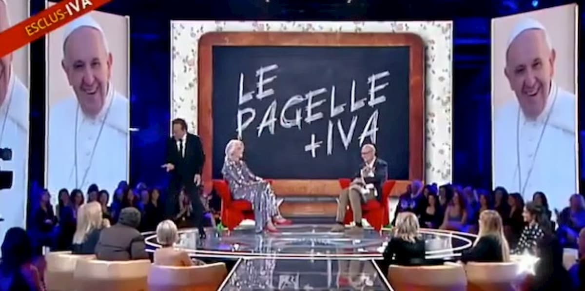 Iva Zanicchi "bacchetta" Papa Francesco: "Zingara? Diamo a Mina quel che è di Mina..."