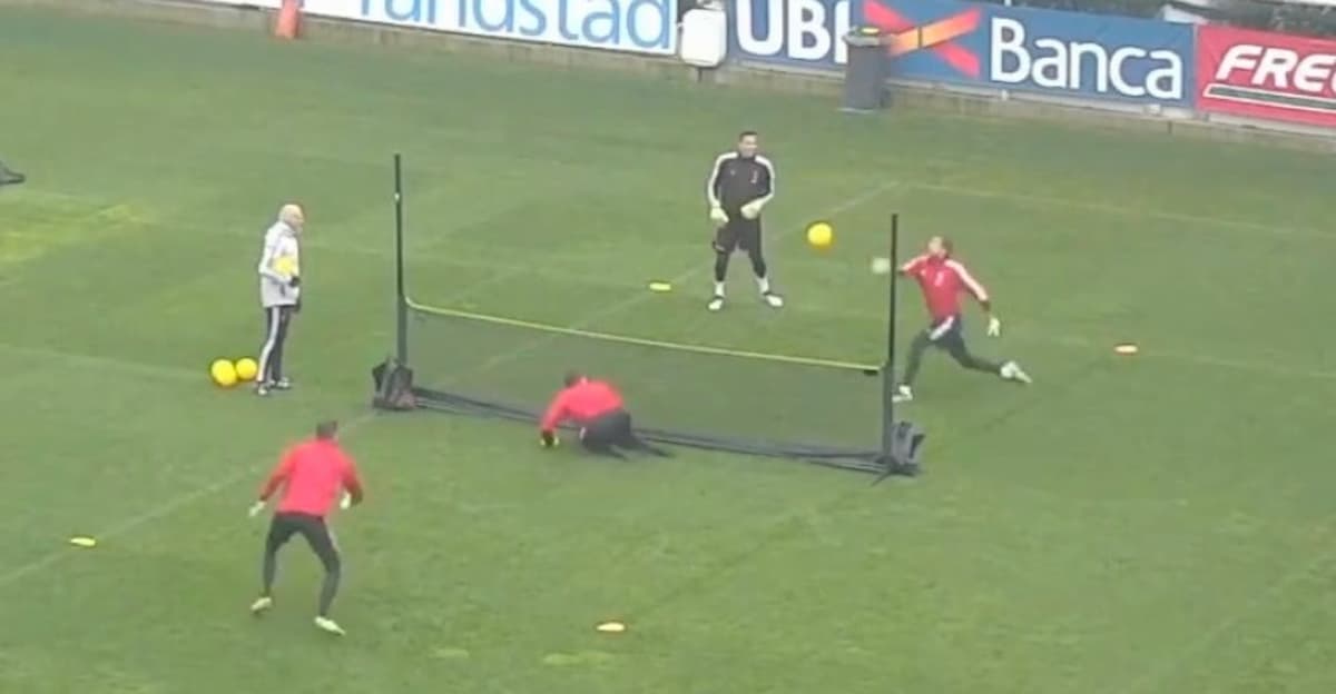 Juventus, volley-tennis dei portieri. E' "De Ligt edition" per i tifosi, ma Szczesny...