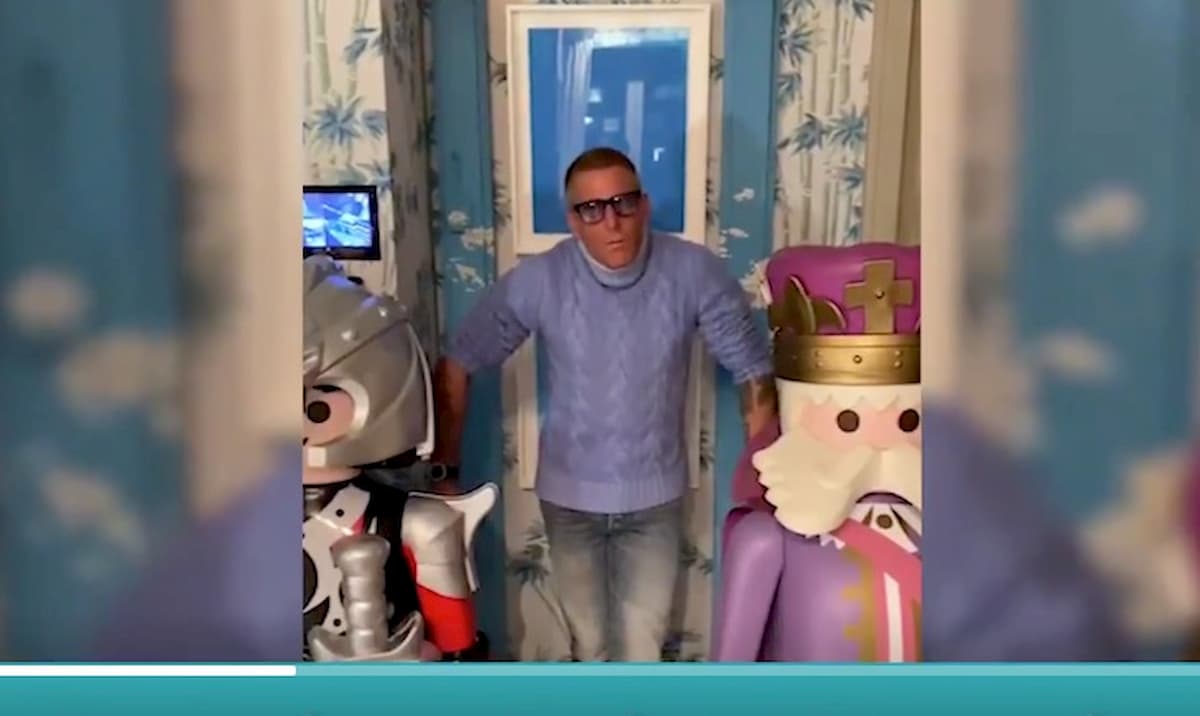 Lapo Elkann, video per la Giornata dell'Infanzia: "Da piccolo sono stato abusato"