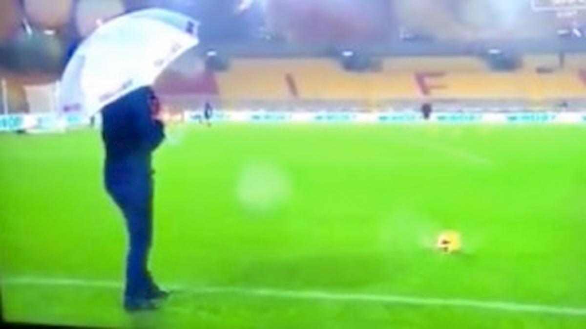 Lecce Cagliari maltempo impianto illuminazione saltato partita rischio rinvio