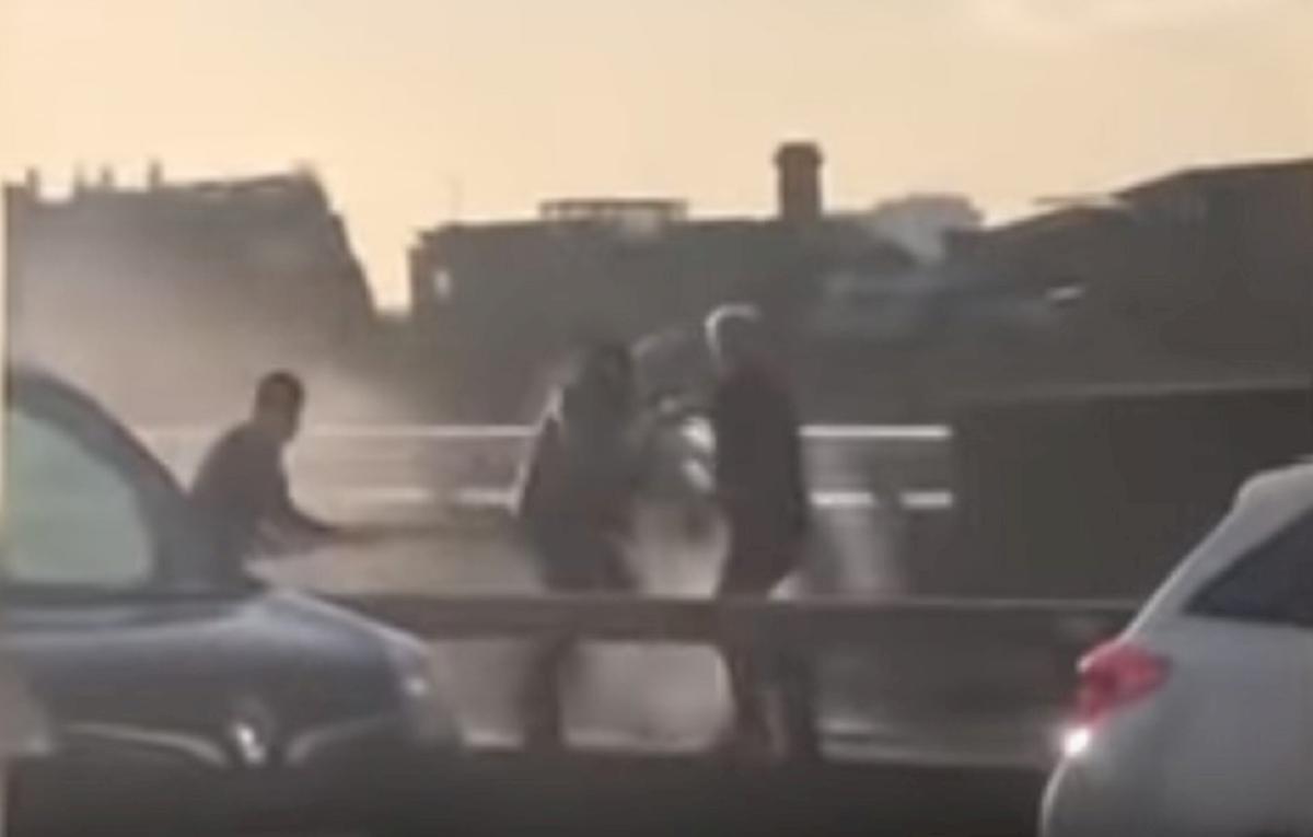 London Bridge, l'assalitore fermato da passante con estintore